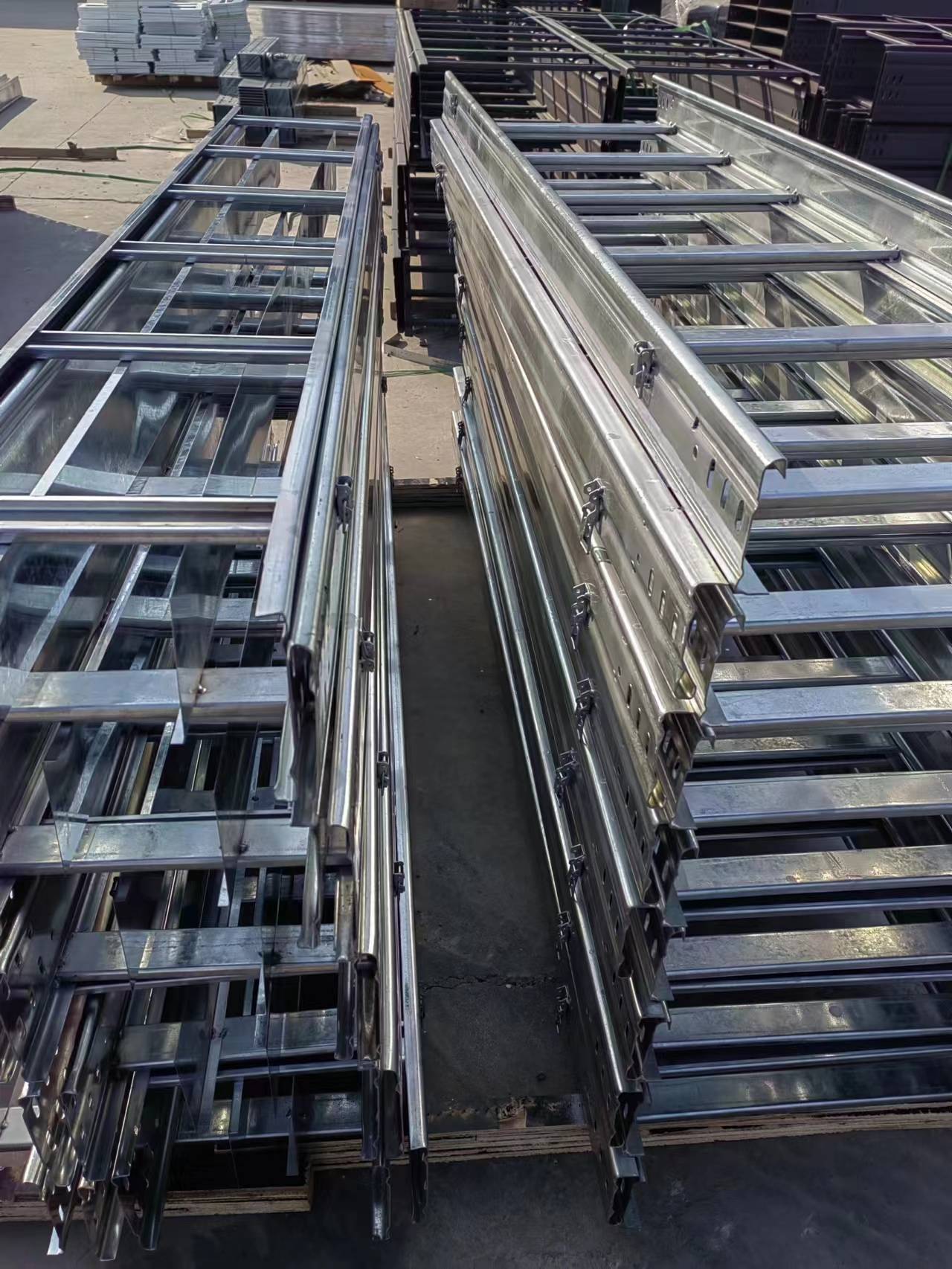 大型大跨距电缆桥架简介_行业_场所_汽车